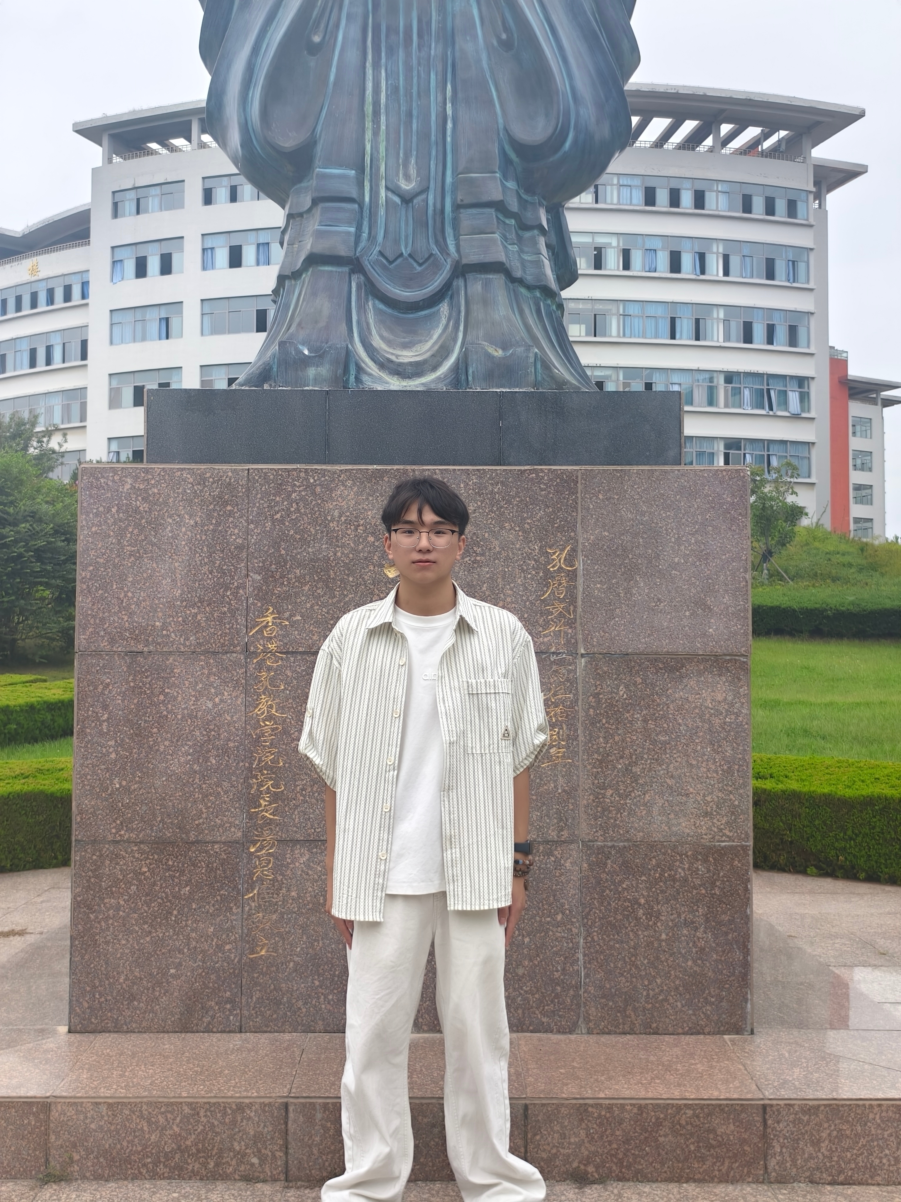 李奥